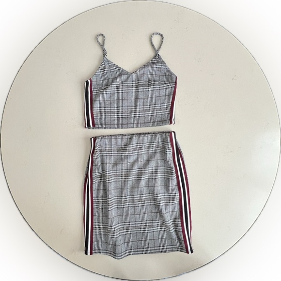 ❓Outfit — MINI SKIRT & CROP TOP SET by Guess / Combo — Plaid — Size Small - Picture 8 of 17